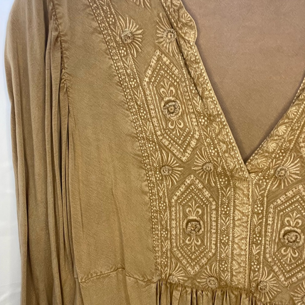 Solitaire Tan Embroidered Boho top  Medium - Picture 2 of 10